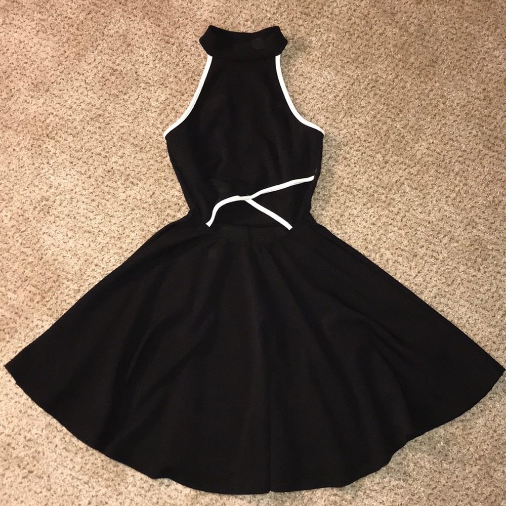 Black & white skater dress.